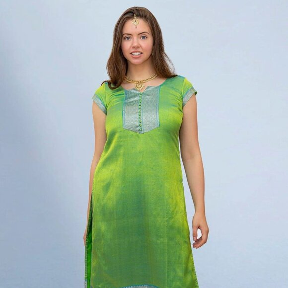 Light Green Elegant Silk Kurta | Muvvas Boutique - Picture 1 of 3